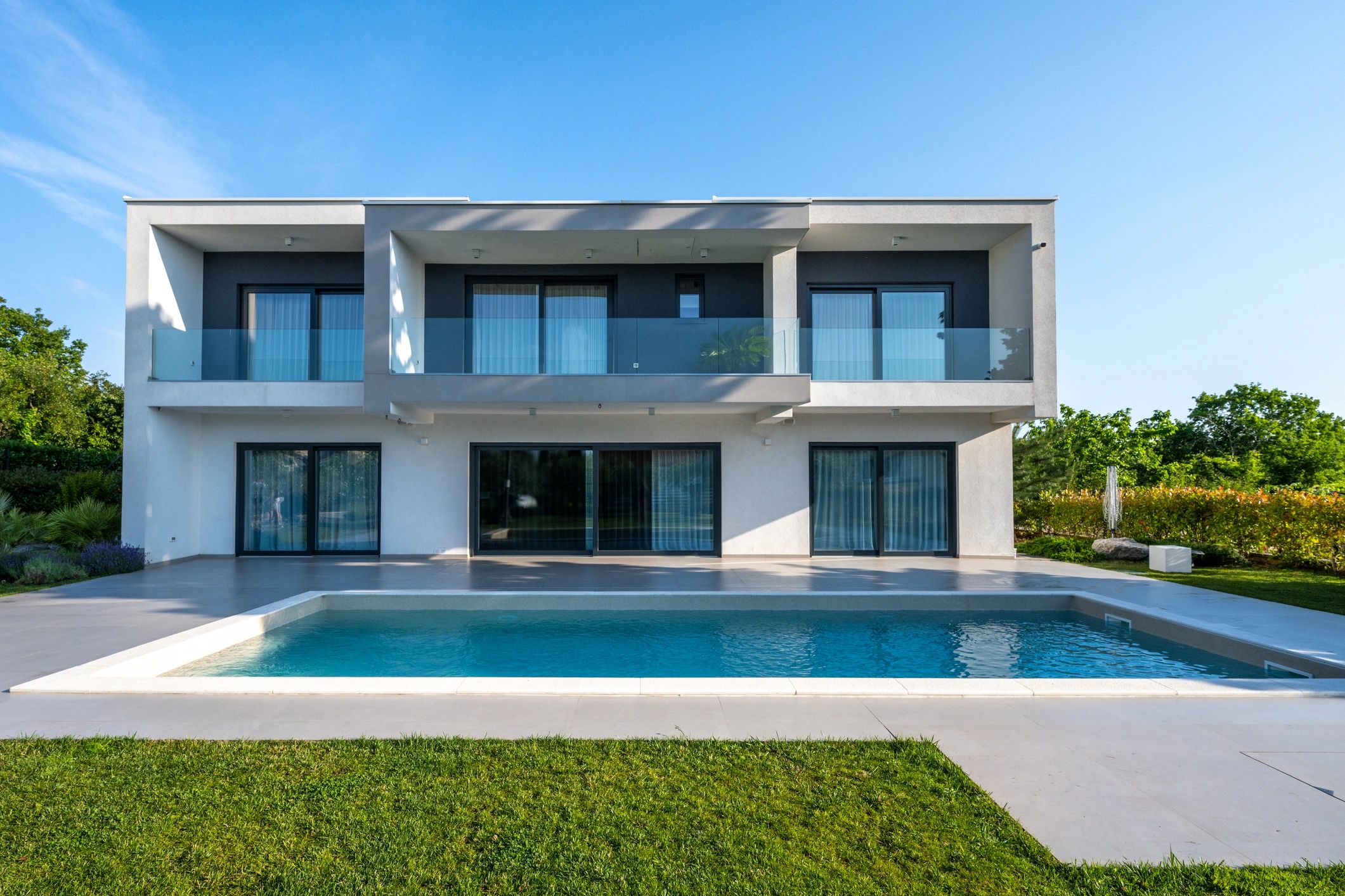 Modern building image accompanying client testimonial